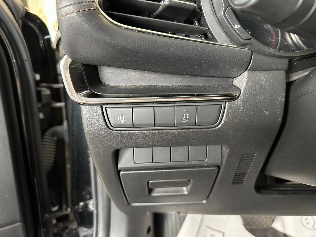 Used 2019 MAZDA MAZDA3 Hatchback image 17