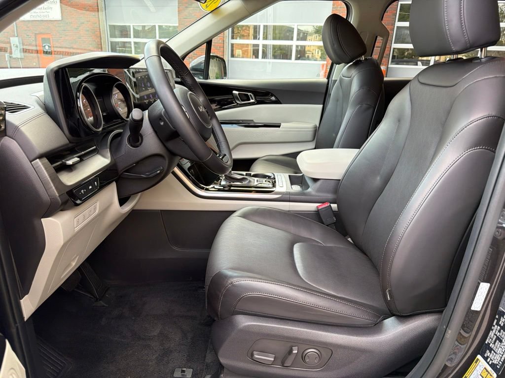 Certified 2024 Kia Carnival EX FWD image 15