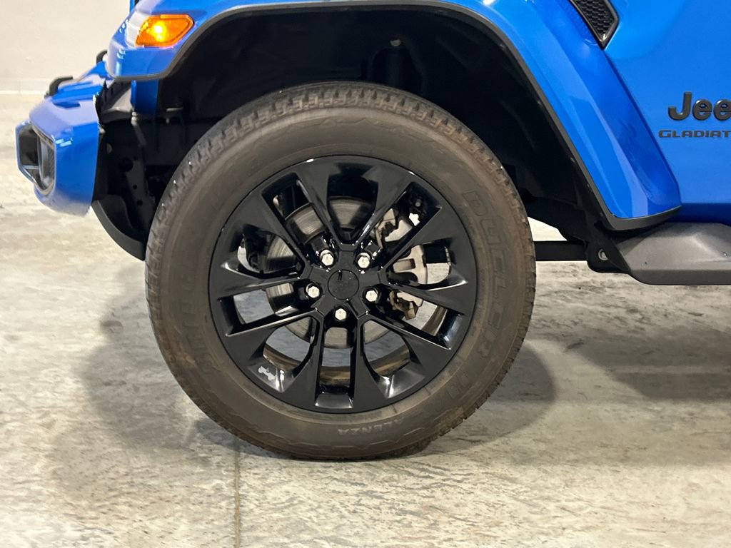 Used 2022 Jeep Gladiator Overland image 11