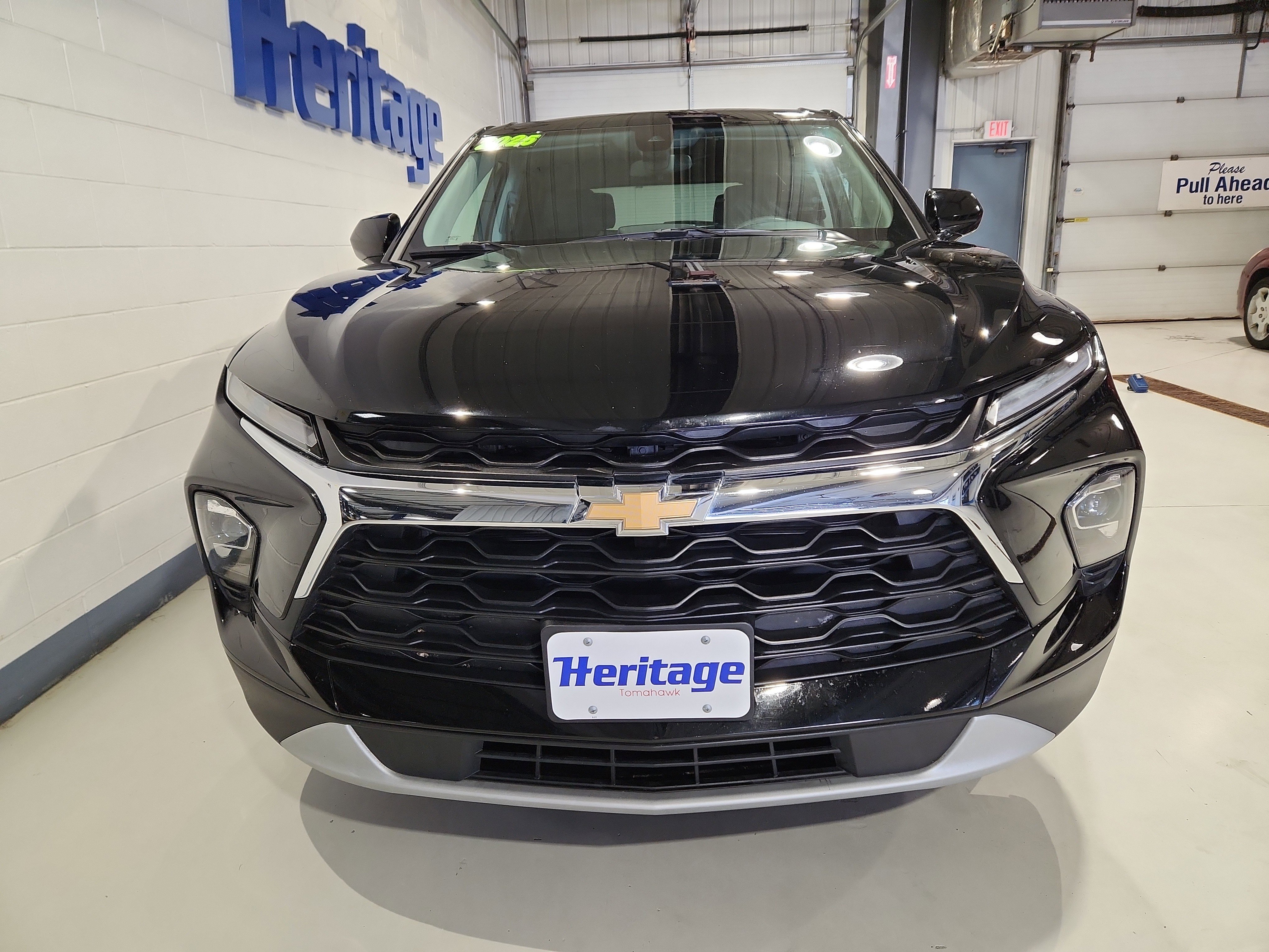 Used 2025 Chevrolet Blazer LT image 3