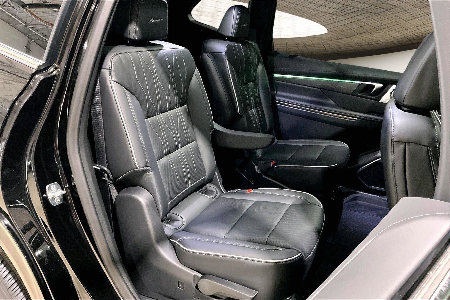 New 2026 Buick Enclave Avenir image 11