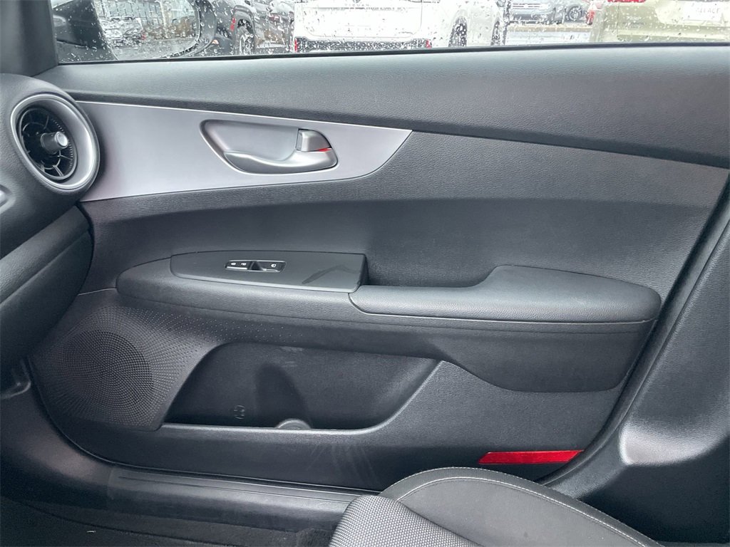 Certified 2022 Kia Forte LXS w/ LXS Technology Package image 19