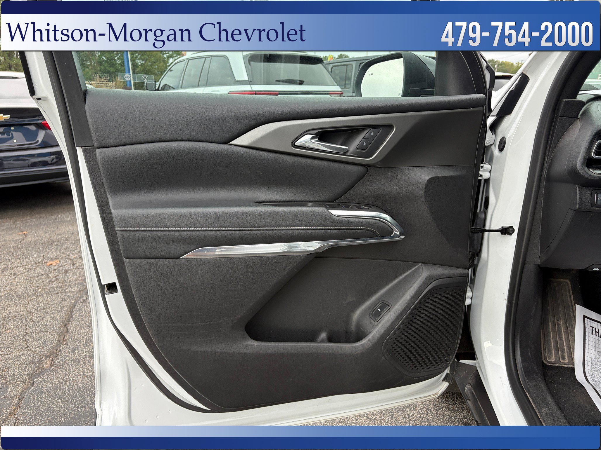 Used 2025 Chevrolet Traverse LT FWD image 11
