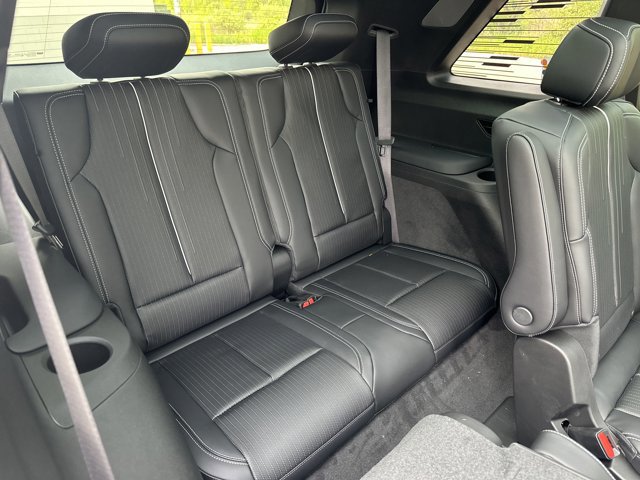 New 2026 Cadillac Vistiq Sport w/ LPO, Floor Liner Package image 33