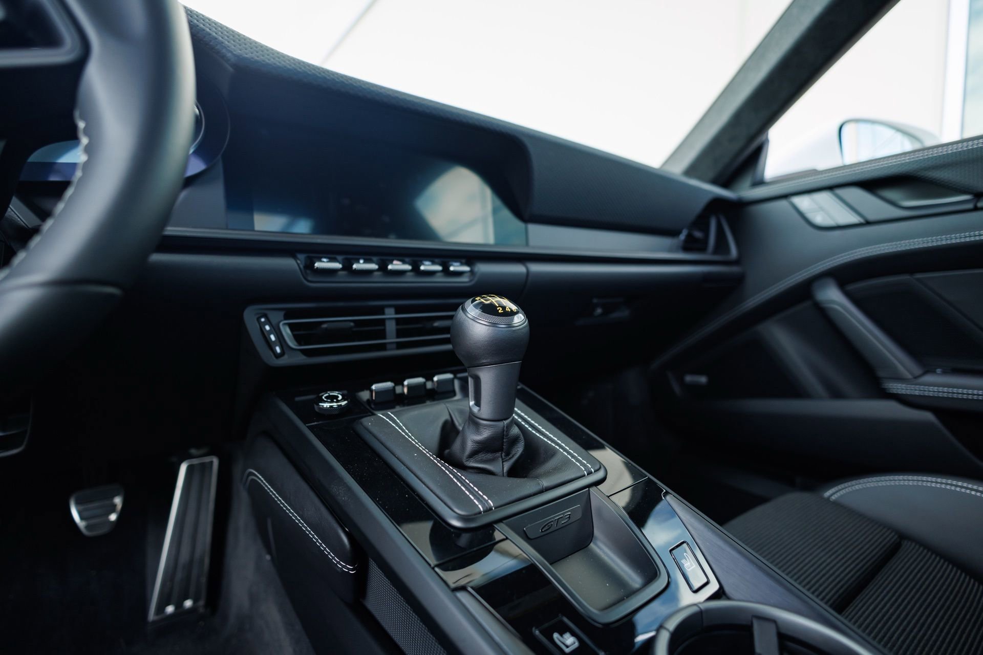 Used 2022 Porsche 911 GT3 RWD image 48