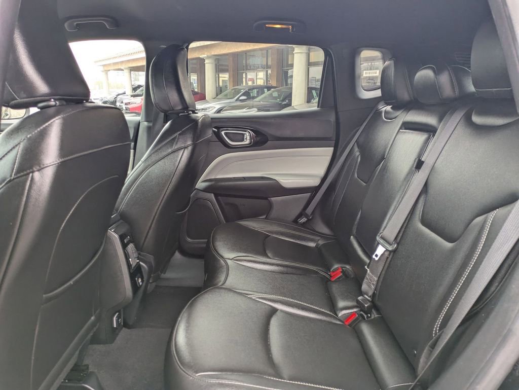 Used 2025 Jeep Compass Limited AWD/4WD image 33