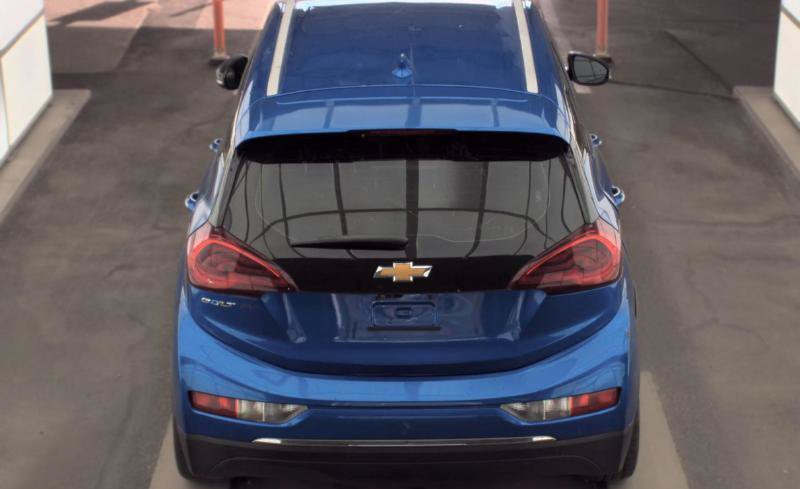 Used 2020 Chevrolet Bolt Premier w/ Infotainment Package FWD image 4