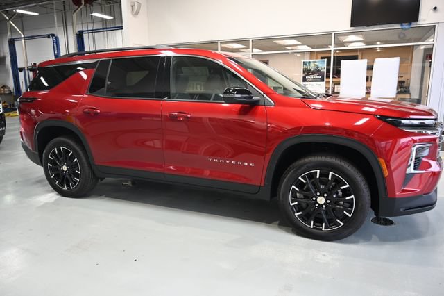 New 2026 Chevrolet Traverse LT w/ Sun and Wheel Package FWD image 4