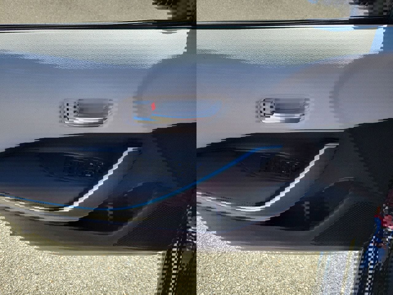 Used 2023 Toyota Corolla SE image 13