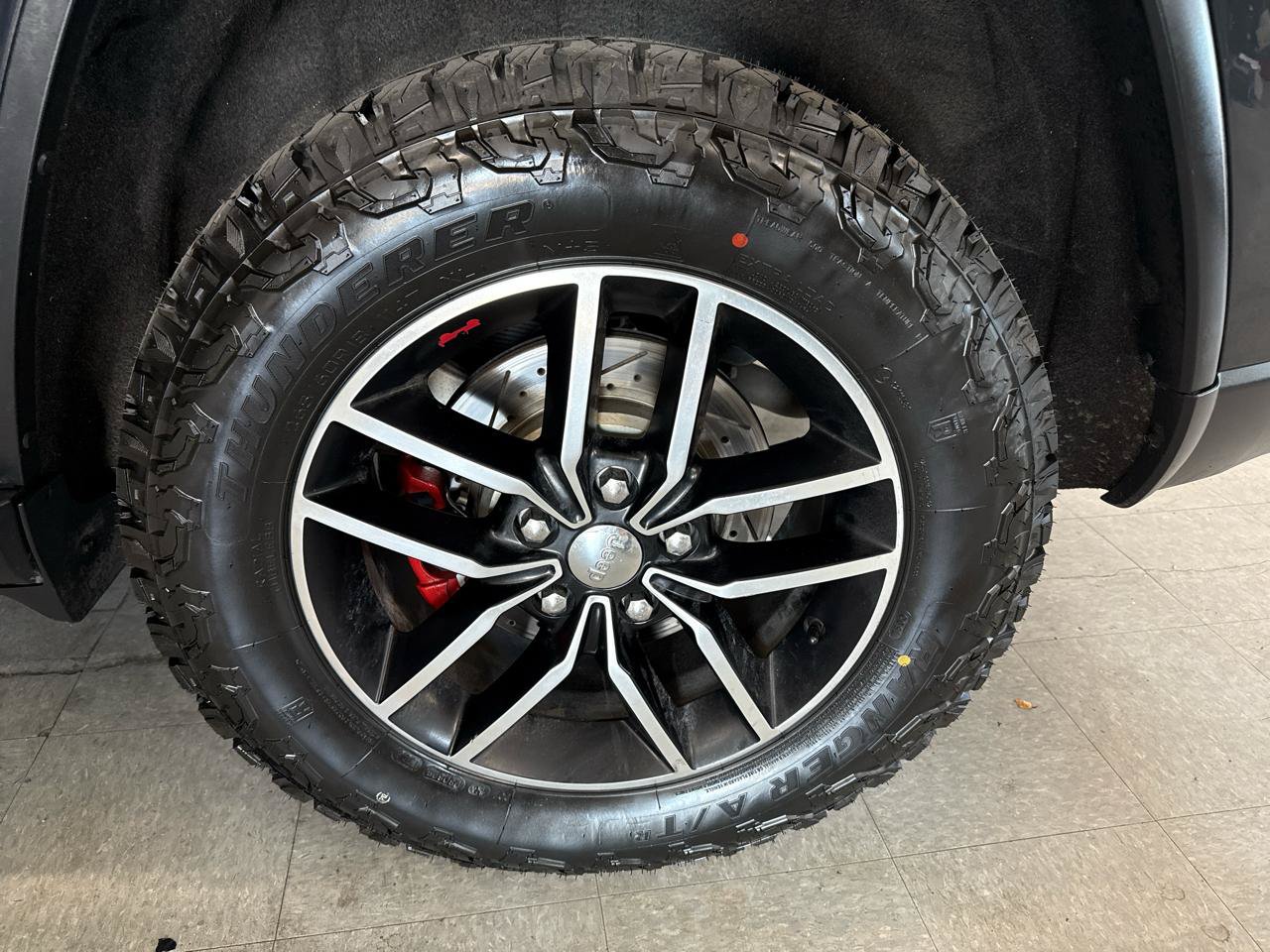 Used 2018 Jeep Grand Cherokee Trailhawk w/ Trailhawk Luxury Group AWD/4WD image 64