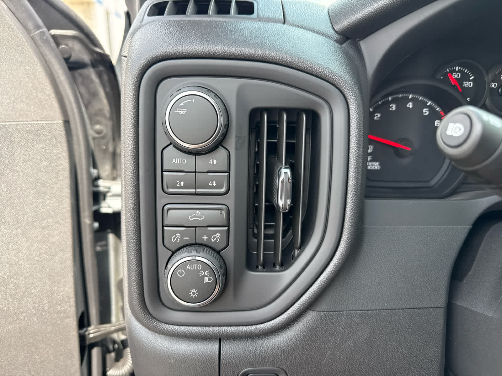 New 2026 Chevrolet Silverado 1500 Custom Trail Boss w/ Turbomax Blackout Package AWD/4WD image 12