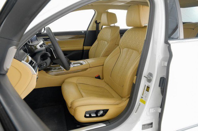 Used 2019 BMW 740i w/ Executive Package RWD image 37
