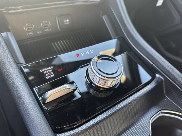 New 2027 Jeep Grand Cherokee Limited AWD/4WD image 30