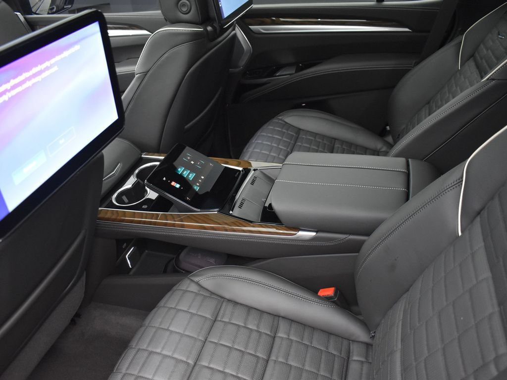 Certified 2026 Cadillac Escalade Platinum Sport image 25