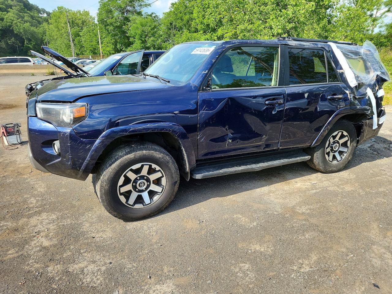 Used 2019 Toyota 4Runner TRD Off-Road AWD/4WD image 2
