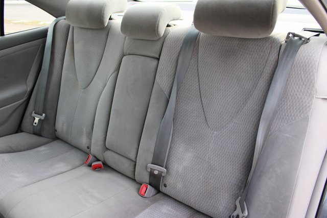 Used 2010 Toyota Camry LE image 28