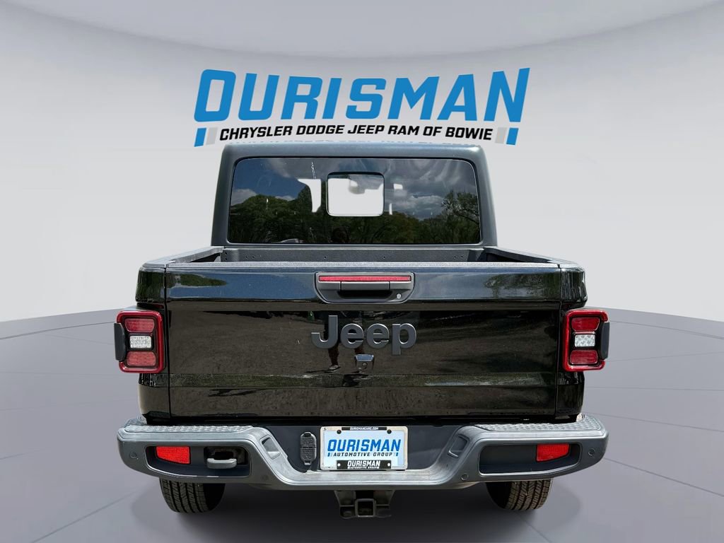 Used 2021 Jeep Gladiator Sport image 3