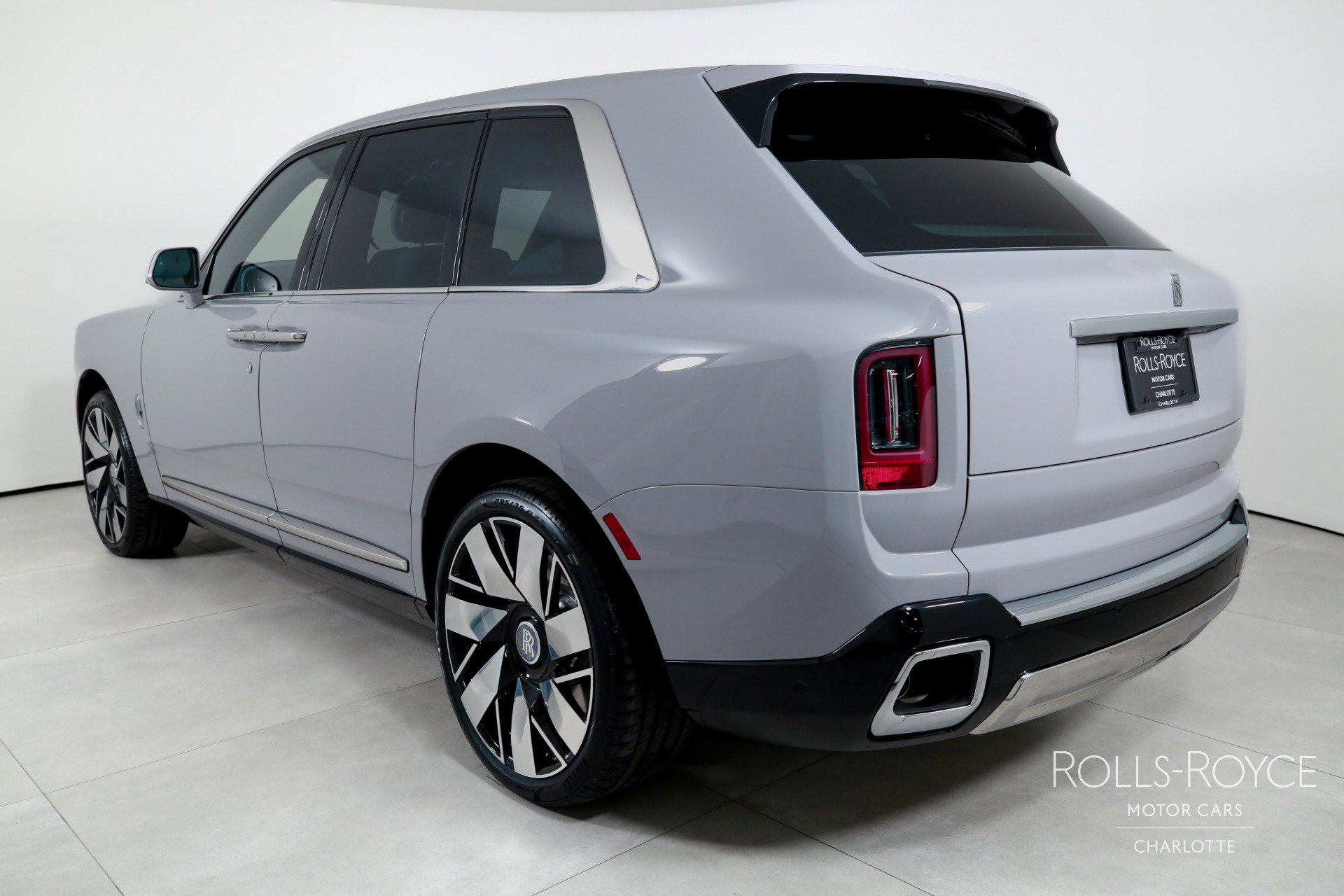New 2026 Rolls-Royce Cullinan image 8