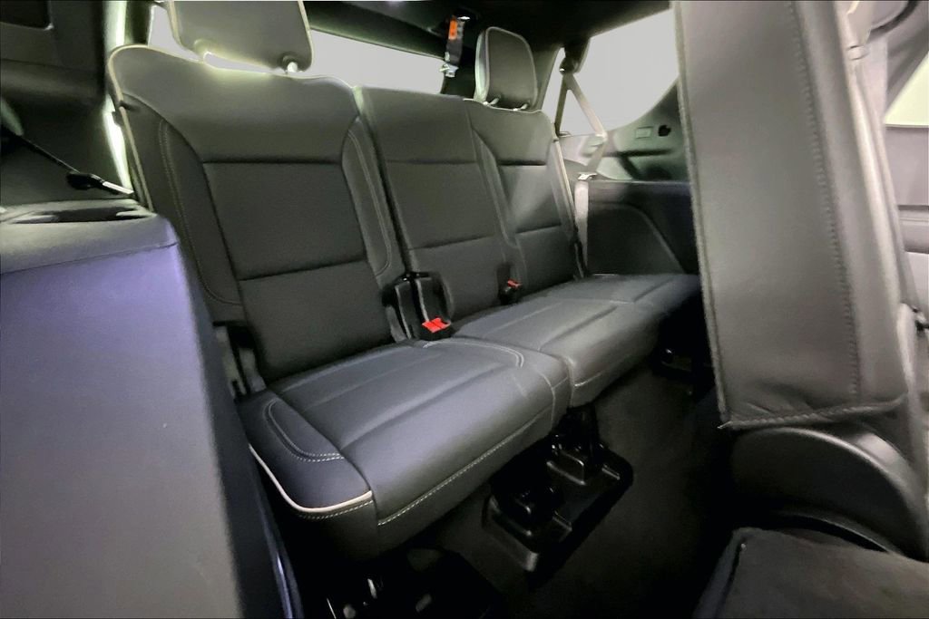 Used 2025 GMC Yukon Elevation w/ LPO, Yukon Black Package AWD/4WD image 25