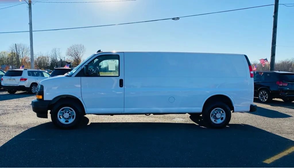 Used 2018 Chevrolet Express 2500 Extended w/ Driver Convenience Package image 2