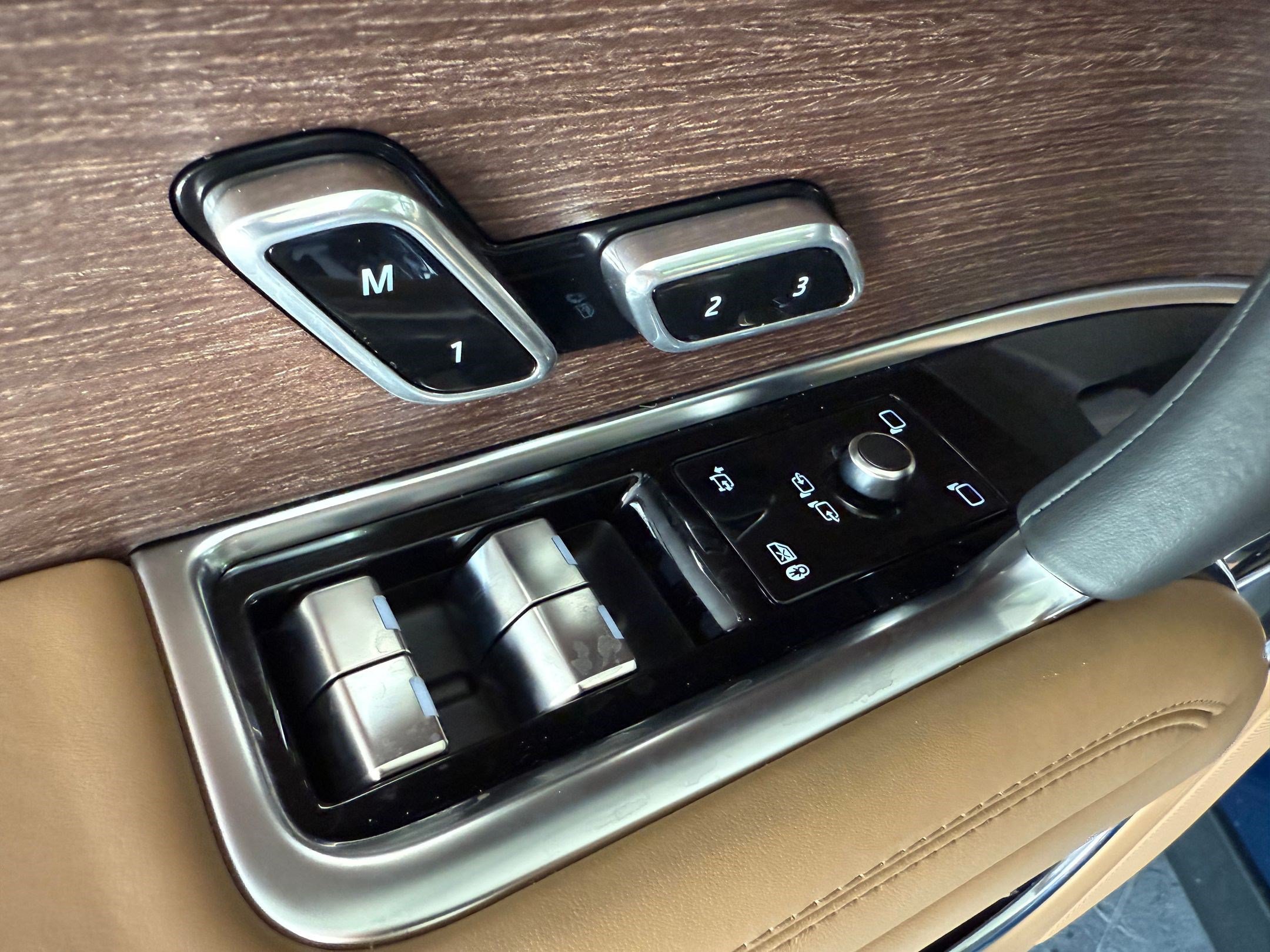 New 2026 Land Rover Range Rover SE AWD/4WD image 12