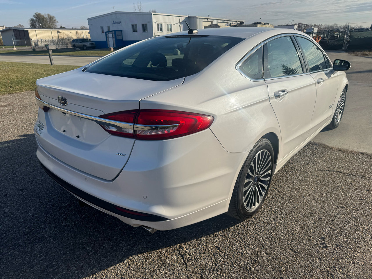 Used 2017 Ford Fusion Energi SE image 5