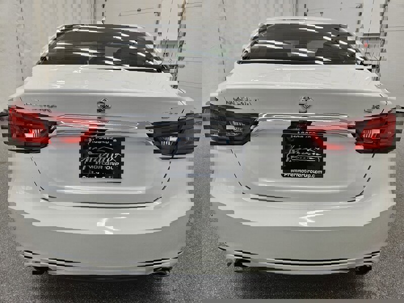 Used 2018 Nissan Maxima SR w/ Interior Lighting Package image 5