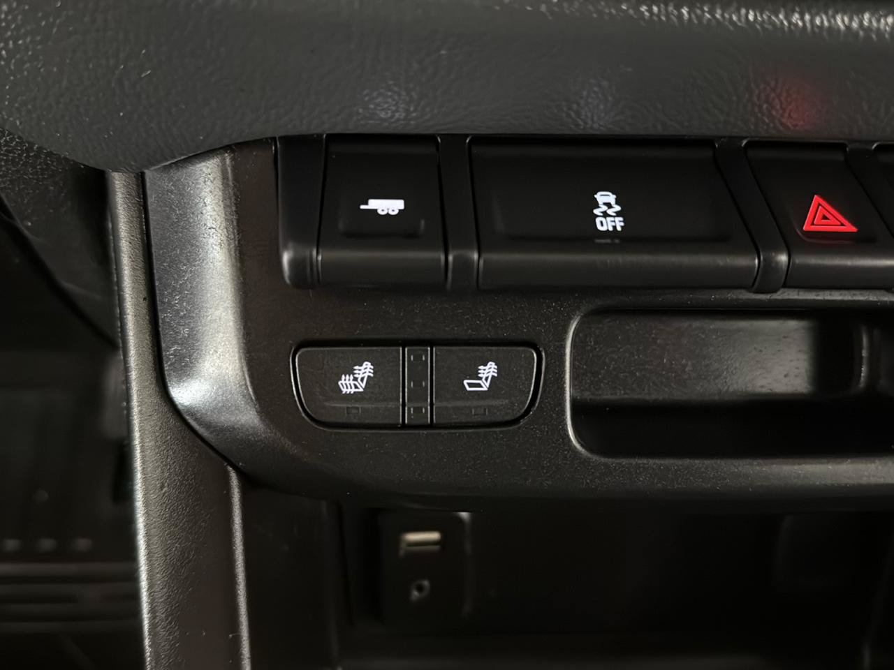 Used 2017 Chevrolet Colorado Z71 AWD/4WD image 23