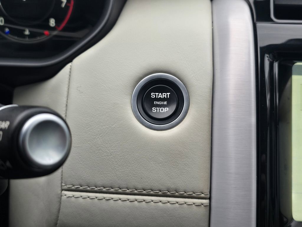 Used 2018 Land Rover Discovery HSE Luxury image 29