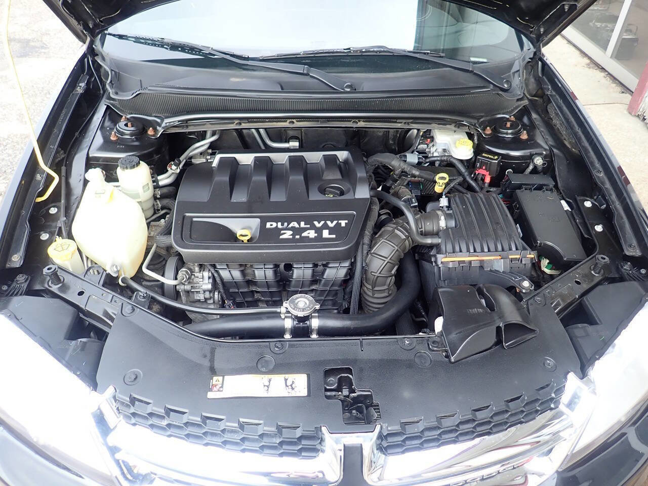 Used 2013 Dodge Avenger SE FWD image 30