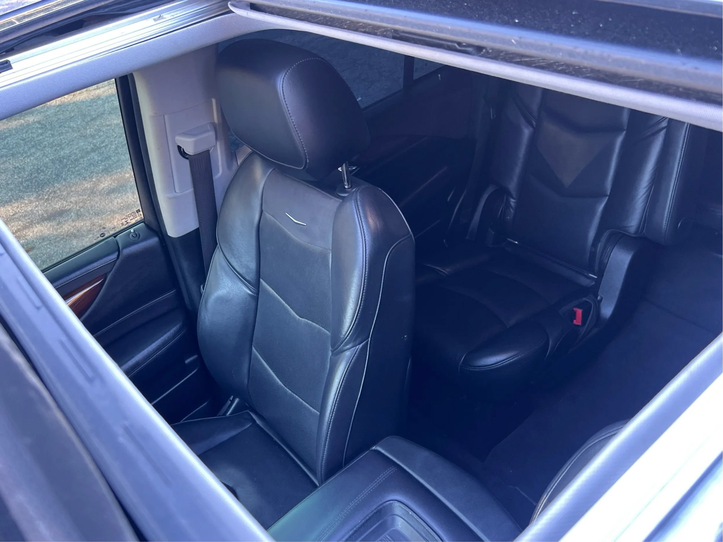 Used 2018 Cadillac Escalade Luxury AWD/4WD image 21