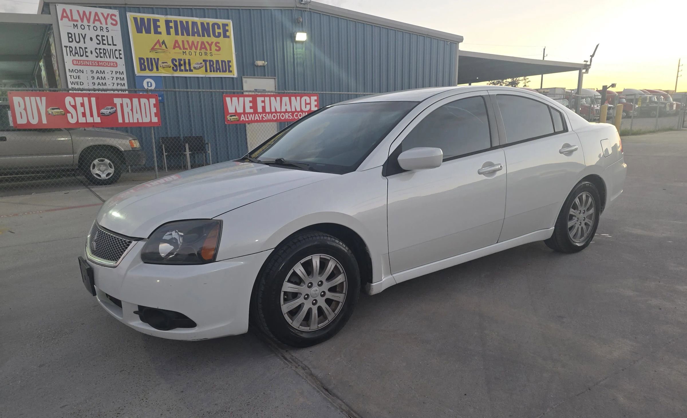 Used 2011 Mitsubishi Galant FE image 2