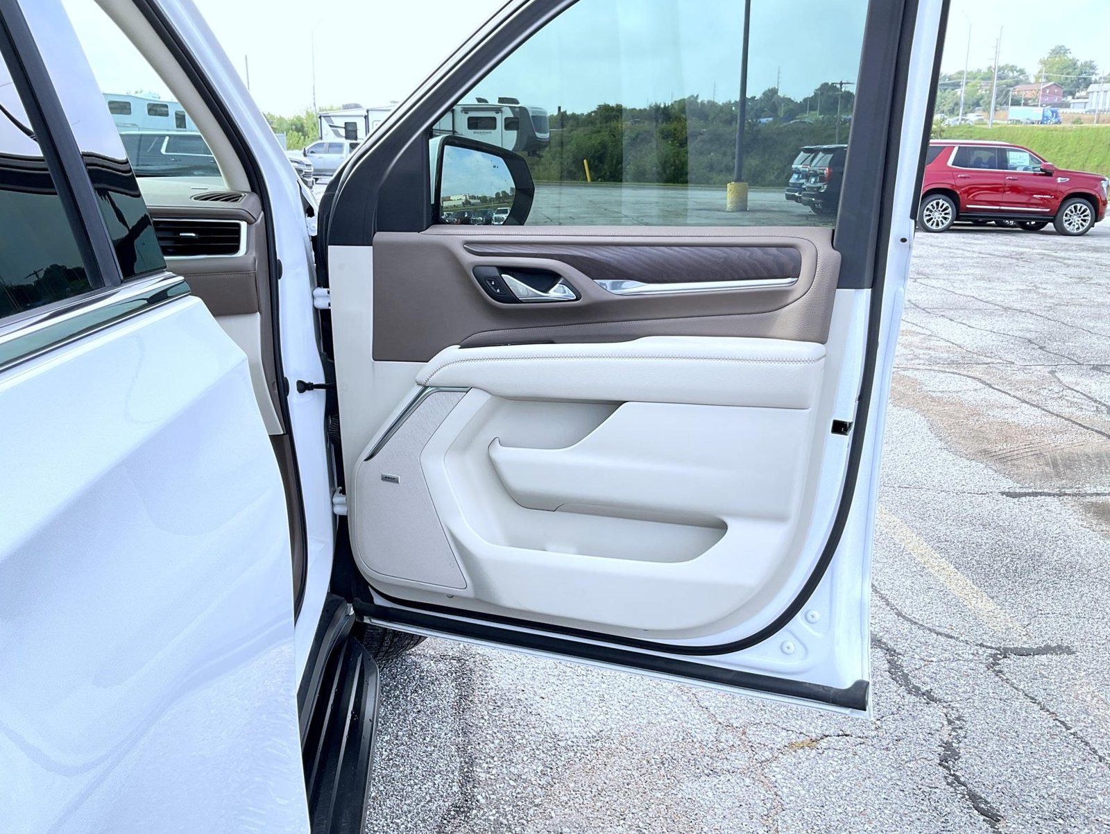 Certified 2023 GMC Yukon XL Denali AWD/4WD image 16