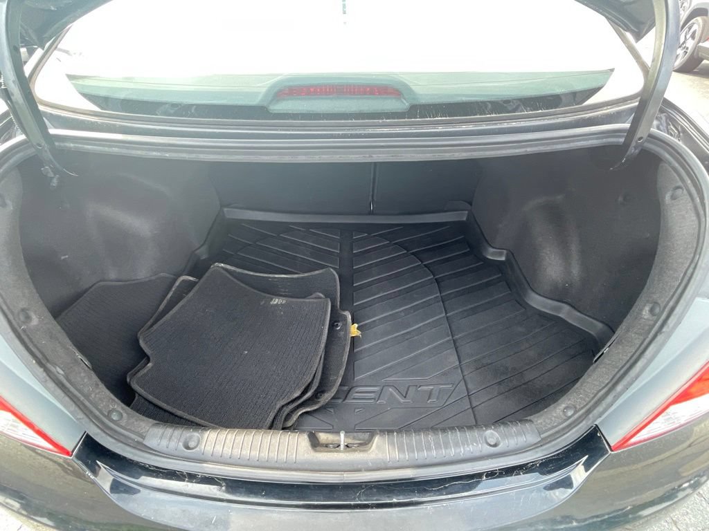 Used 2013 Hyundai Accent GLS FWD image 13