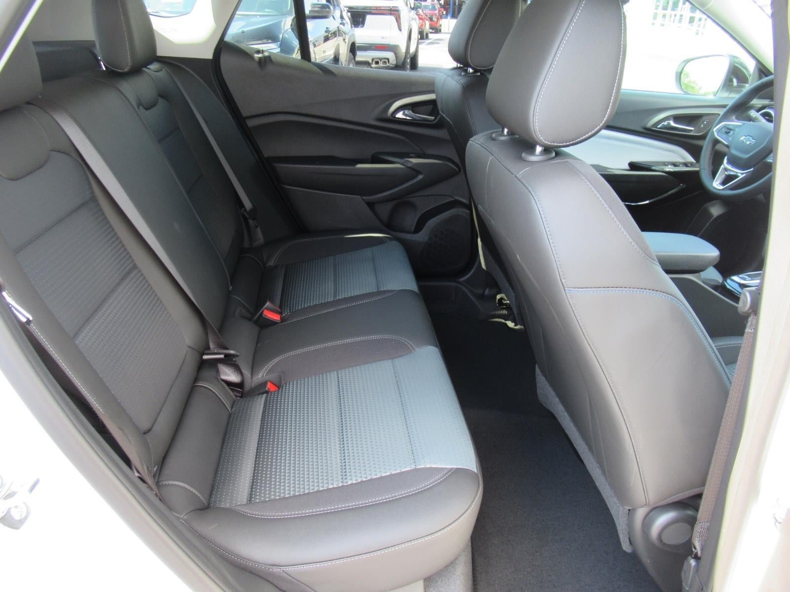 New 2026 Chevrolet Trax LT w/ Driver Confidence Package FWD image 31