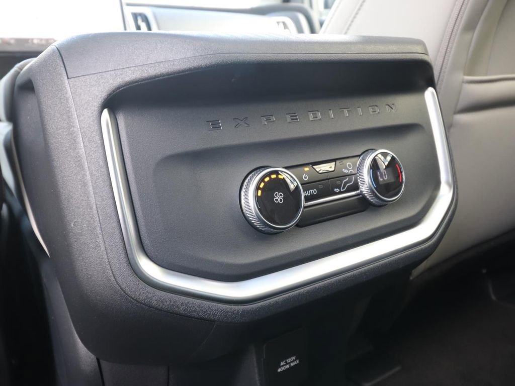 New 2026 Ford Expedition Active image 15