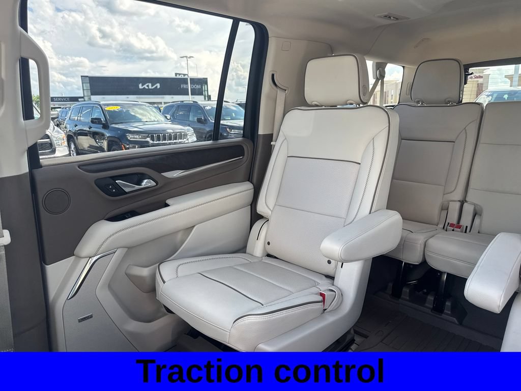 Used 2024 GMC Yukon XL Denali w/ Advanced Technology Package AWD/4WD image 13