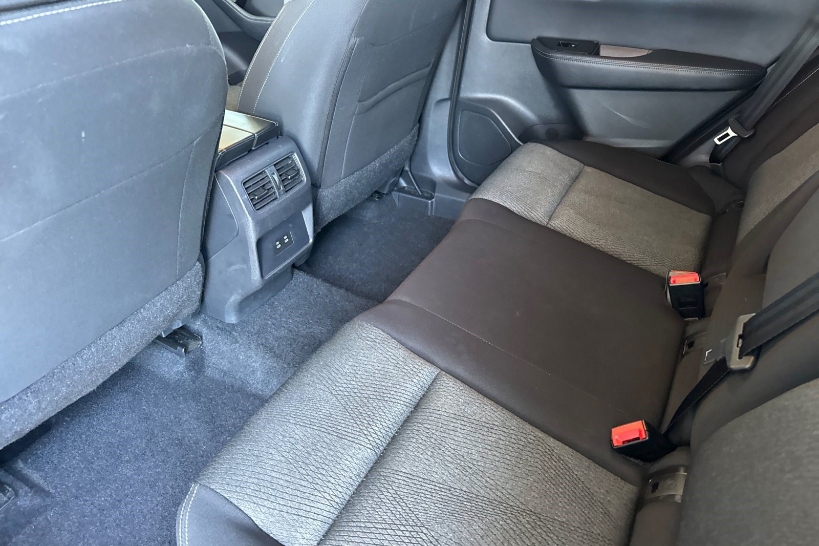 Used 2025 Nissan Rogue SV AWD/4WD image 27