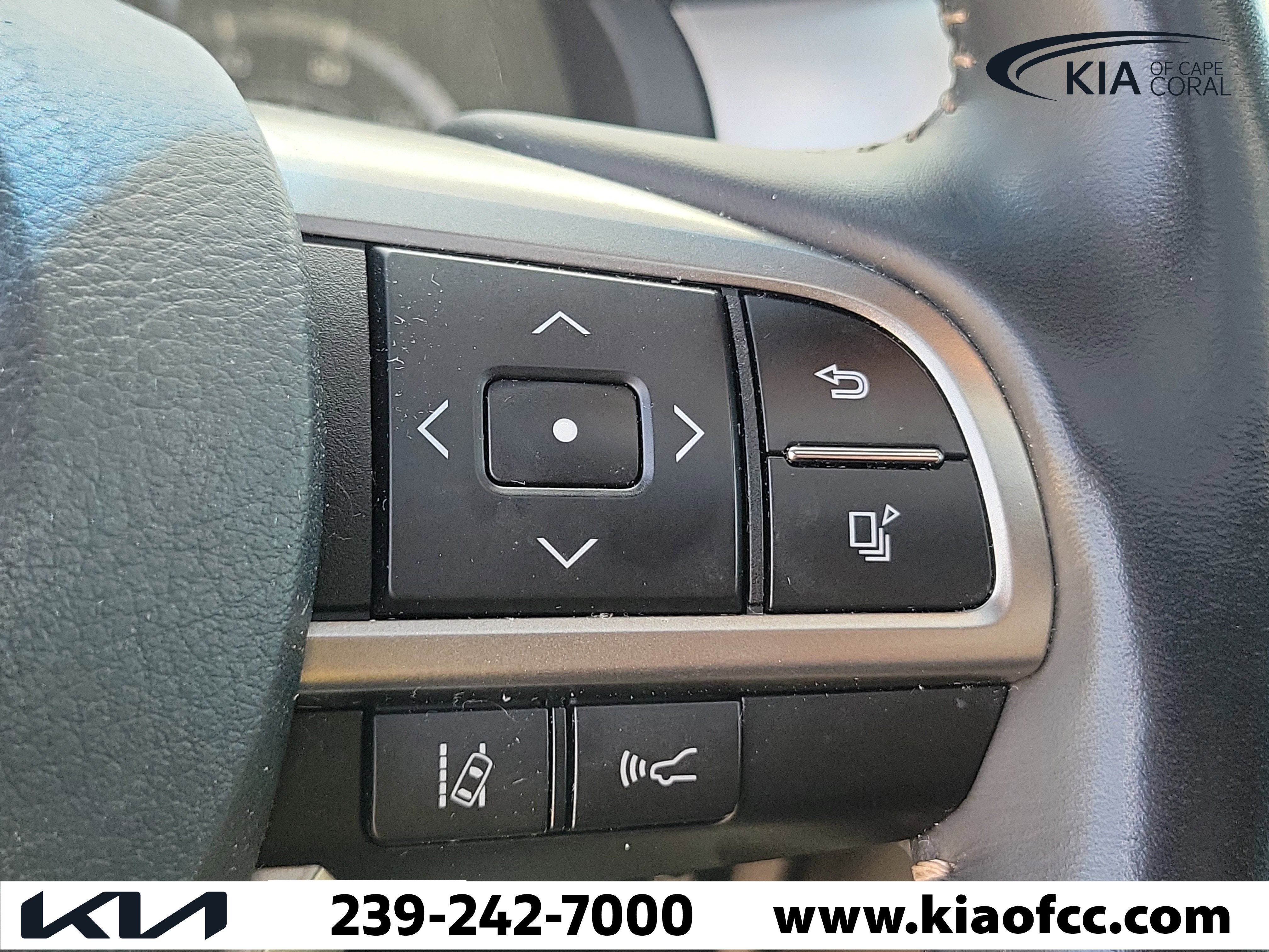 Used 2023 Lexus GX 460 Premium w/ Accessory Package image 23