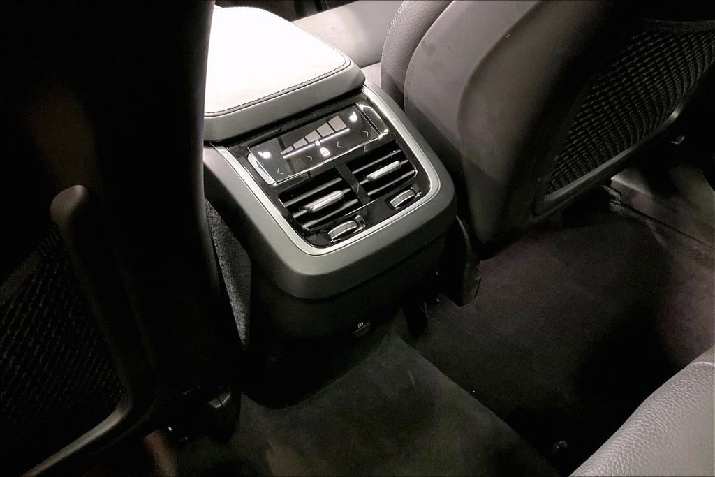 Used 2023 Volvo XC90 B5 Plus w/ Protection Package Premier AWD/4WD image 10