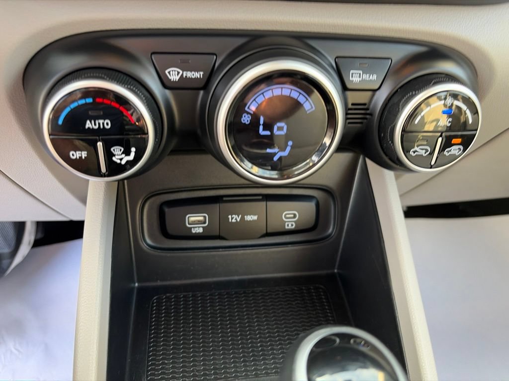 Used 2025 Hyundai Venue SEL FWD image 36