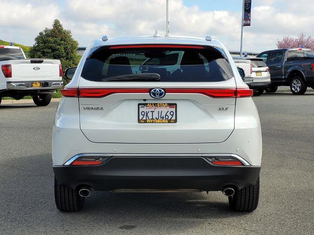 Used 2024 Toyota Venza XLE AWD/4WD image 5