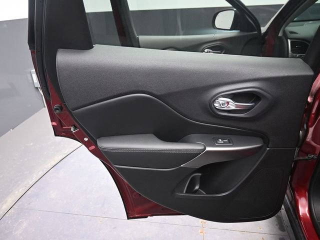 Used 2020 Jeep Cherokee Latitude Lux w/ Comfort/Convenience Group image 37