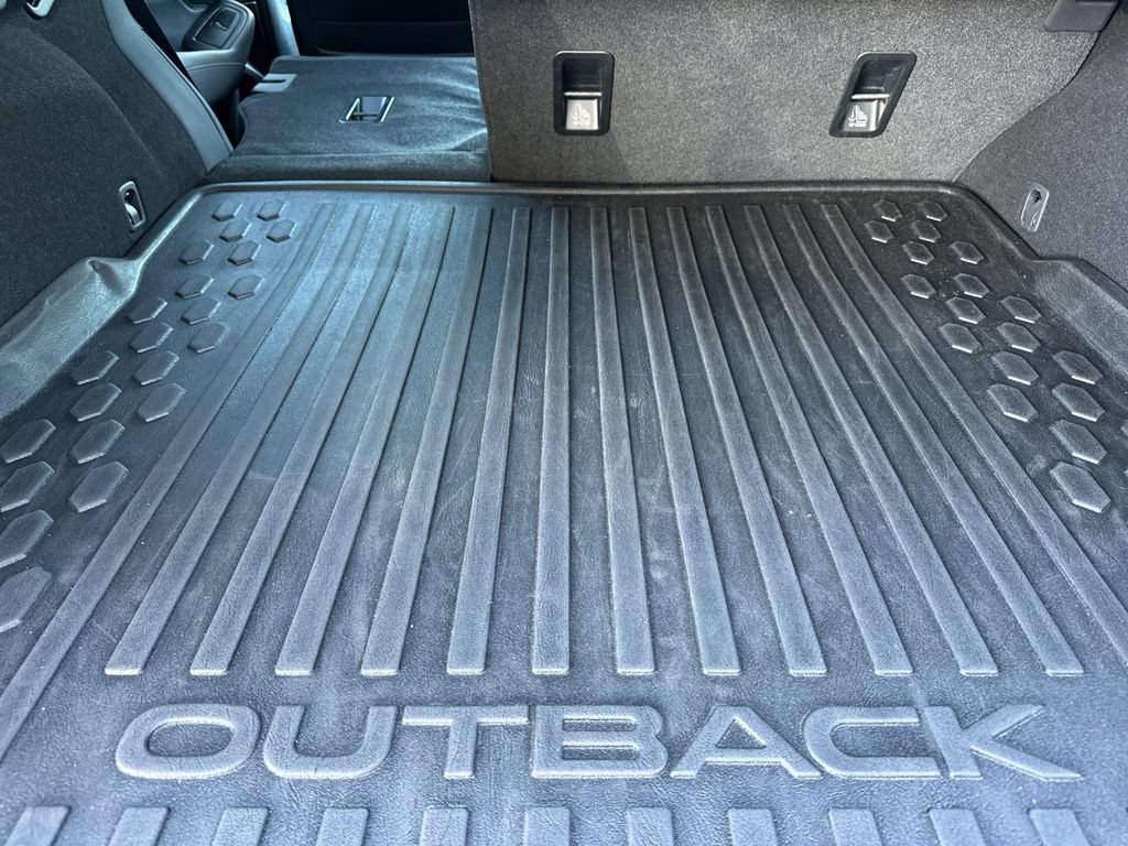 Used 2025 Subaru Outback Onyx Edition AWD/4WD image 21