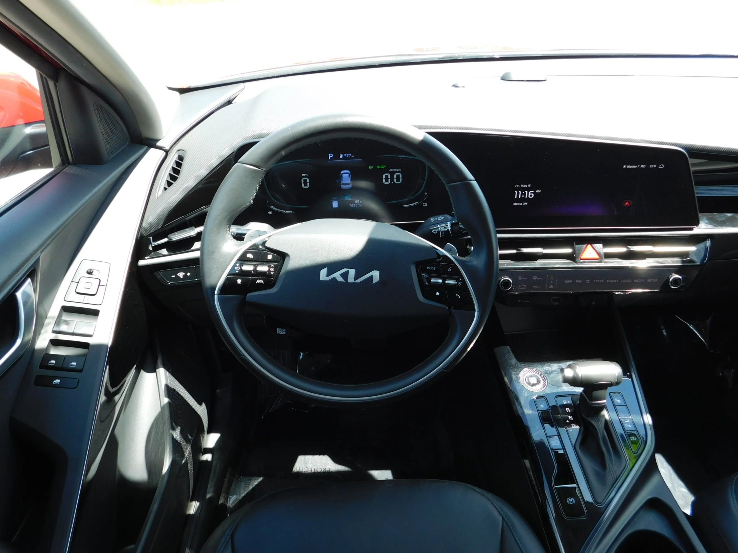 Used 2023 Kia Niro EX FWD image 12