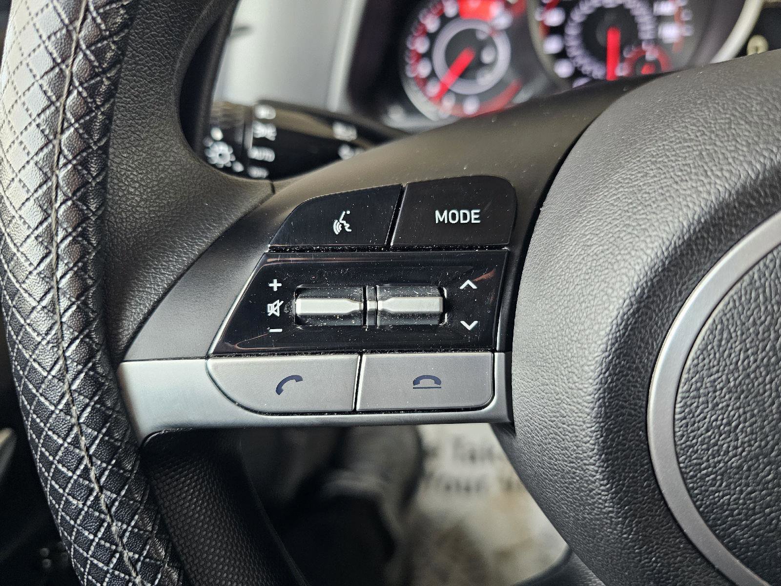 Used 2023 Hyundai Elantra SEL image 22