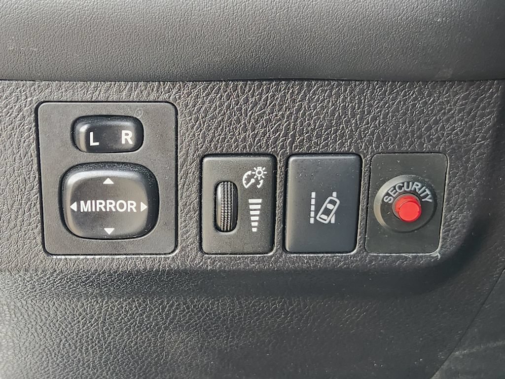 Used 2018 Toyota RAV4 XLE FWD image 21