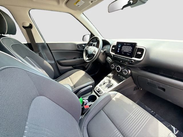 Used 2023 Hyundai Venue Limited w/ Cargo Package FWD image 26