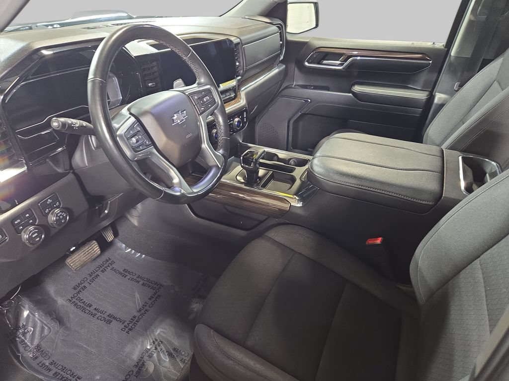Used 2024 Chevrolet Silverado 1500 LT Trail Boss w/ Protection Package AWD/4WD image 18