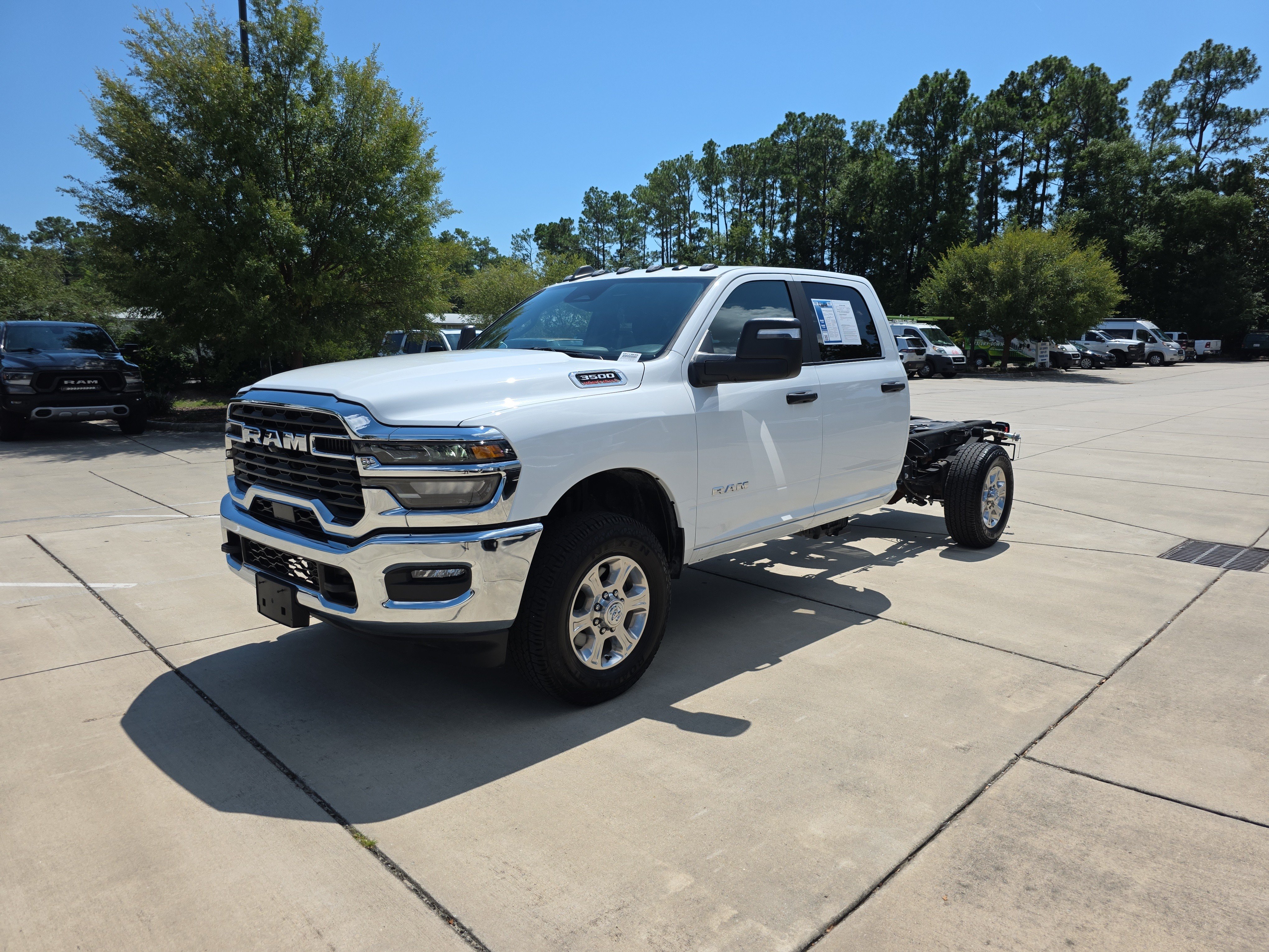 Used 2025 RAM 3500 Big Horn AWD/4WD image 4